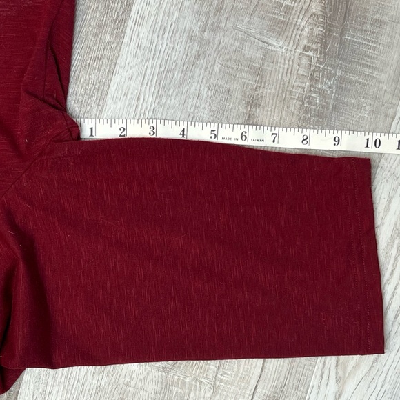 BloomChic Tunic Top Burgundy Women's size XL 14/16 pockets short sleeves v-neck - Picture 12 of 12